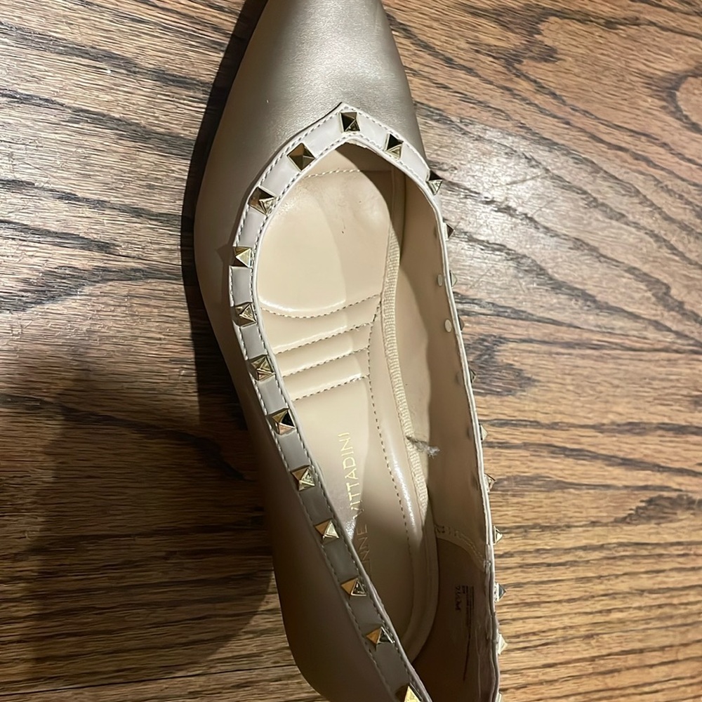 Adrienne Vittadini gold kitten heels so cute!